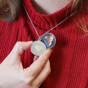"Collar colgante sublimable con corazón grabado – Personalización romántica y única"