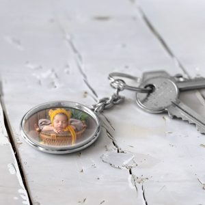 "Llaveros redondos de metal Ø37mm personalizables en pack de 10 unidades"